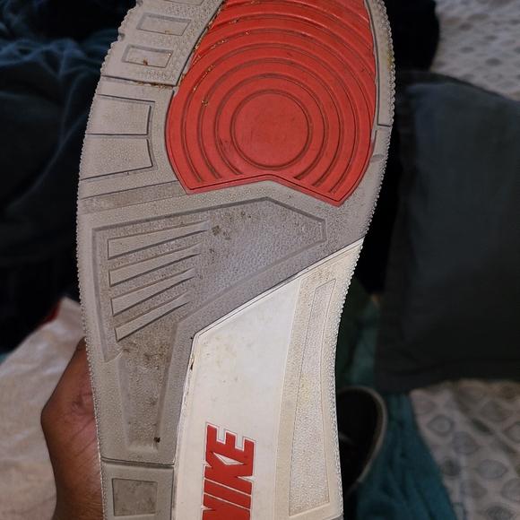 Jordan 3 - Picture 8 of 8